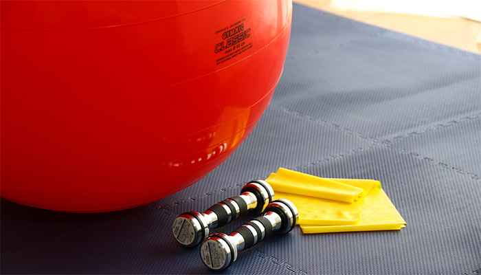 バランスボールソムリエ バランスボールの正しい使用方法や効果的なエクササイズメニューをご紹介します トップアスリートや整形外科医が推奨する バランスボールトレーニングを認定インストラクターが詳しく解説